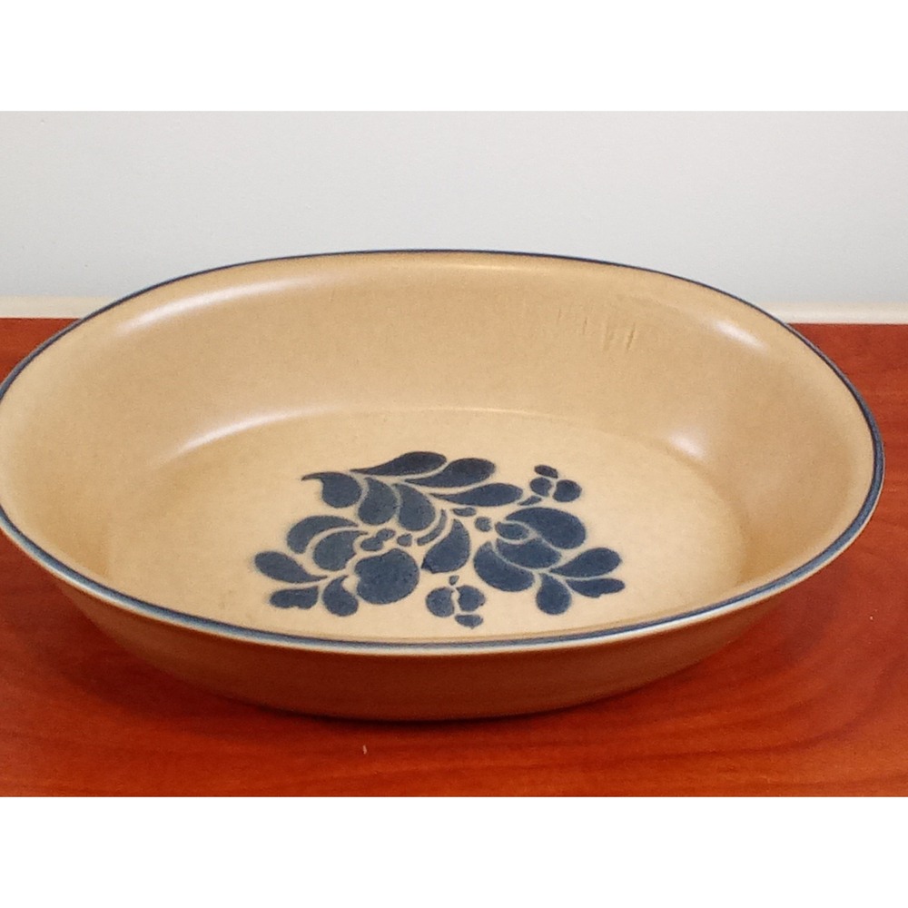 Pfaltzgraff Beige Oval Baker with Navy Floral Motif